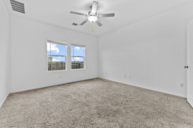 Building Photo - 129 Escondido Cir