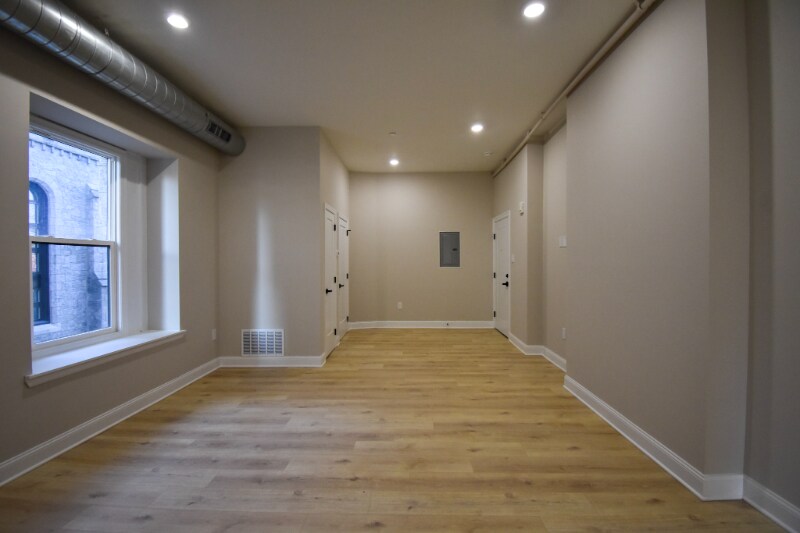 Building Photo - 1030 N 48th St