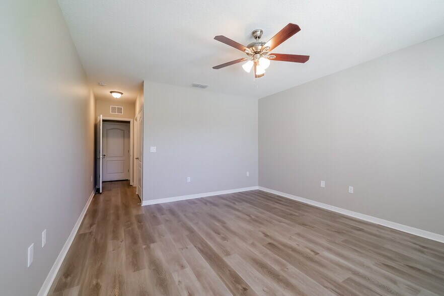 Building Photo - 5751 Marsh Landing Dr