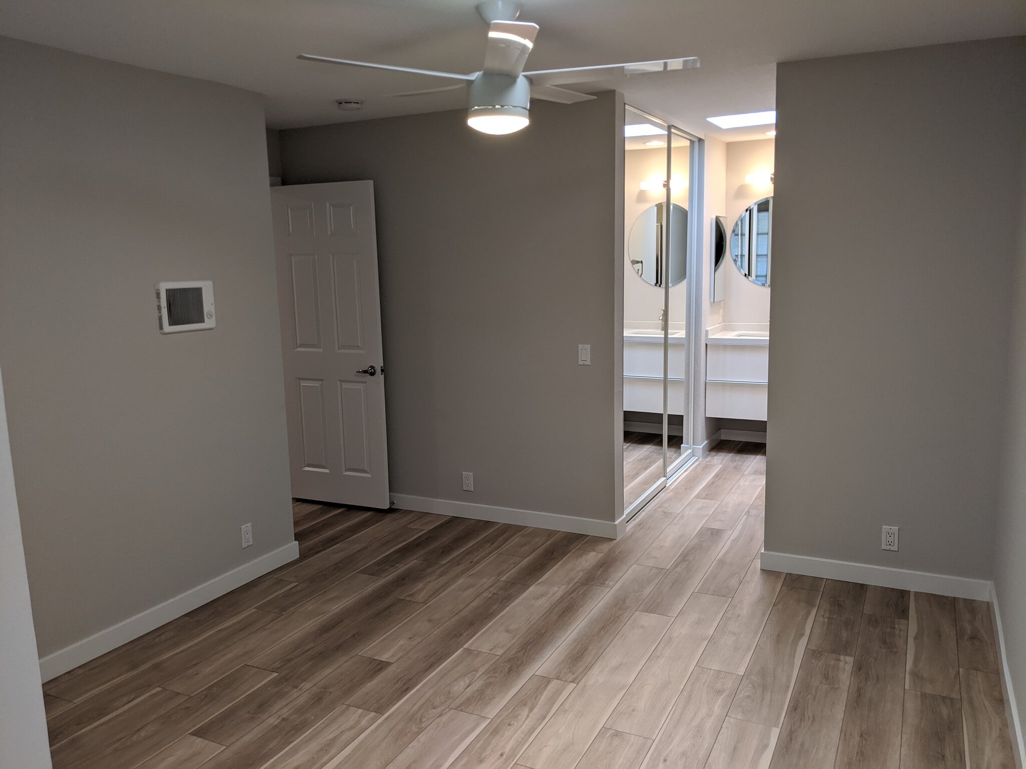 Primary Bedroom - 2225 Linwood St