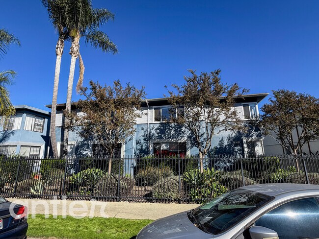 Building Photo - 4033 Palmwood Dr