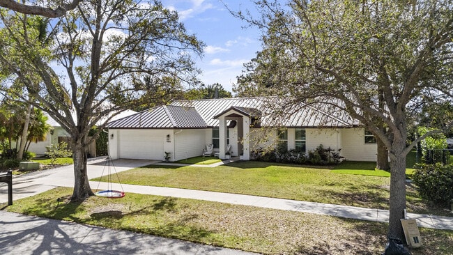 Building Photo - 9806 SE Landing Pl