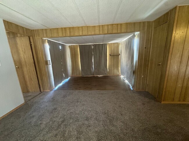 Building Photo - 2BRE 2BA close to Hwy 95, Shopping, Parks, Colorado River