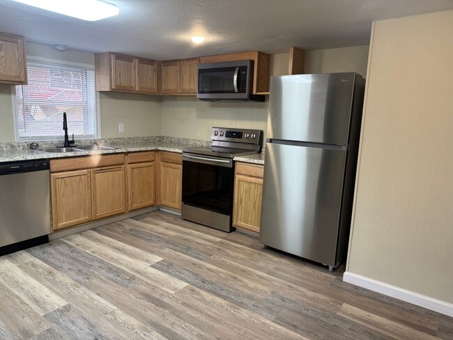 Building Photo - Springdale A