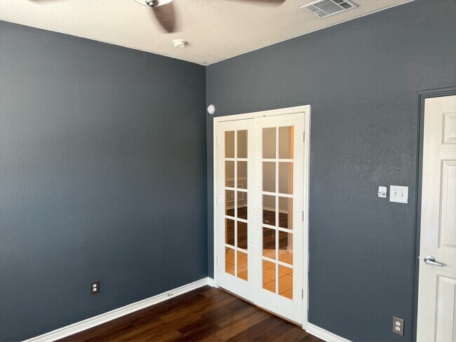 Building Photo - 9720 Colonywood Dr