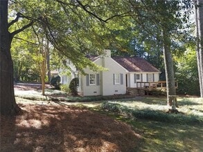 Building Photo - 955 Northrope Dr NE