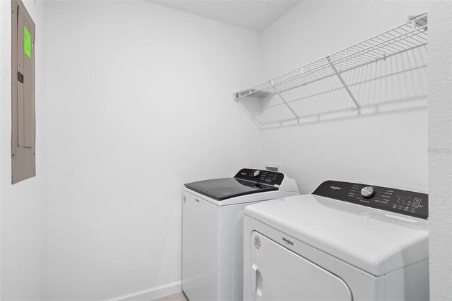 Building Photo - 1601 Pinecliff Dr