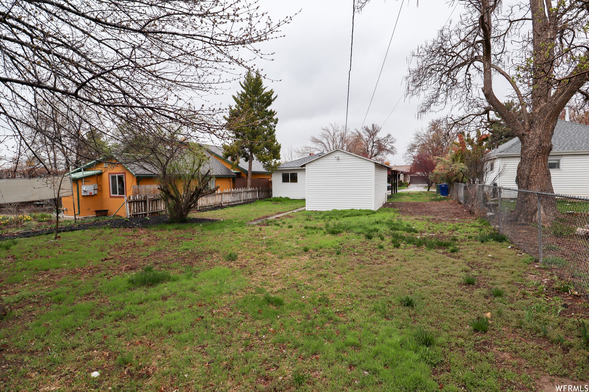Building Photo - 948 E Atkin Ave
