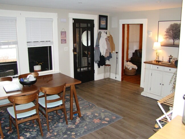 Building Photo - 13 Back River Rd