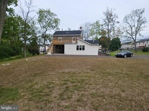 Building Photo - 607 N Trooper Rd