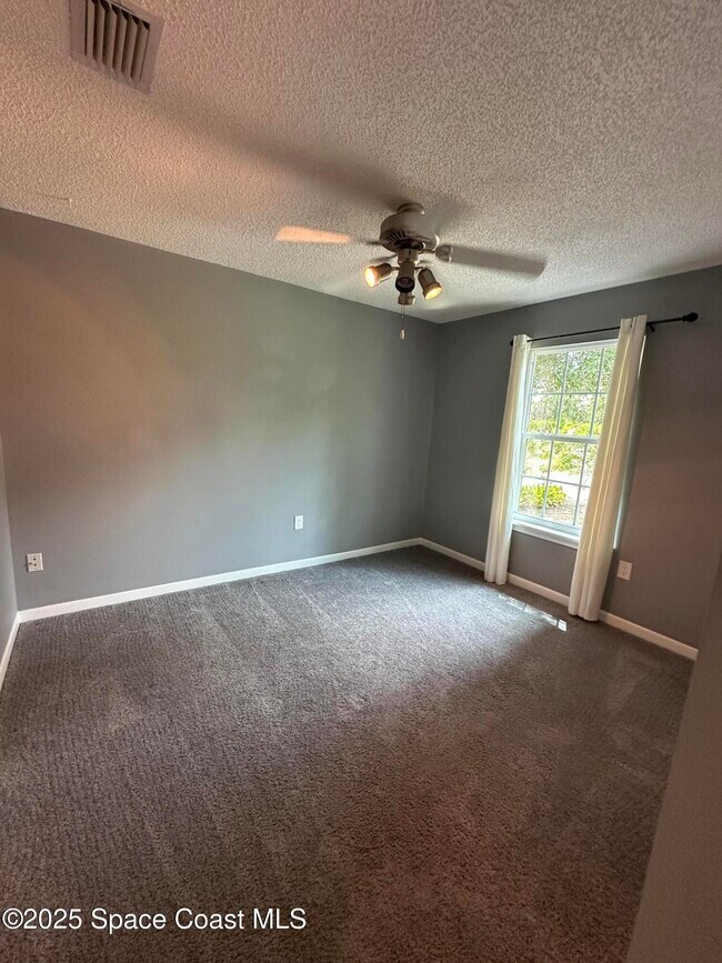 Building Photo - 436 Escobar Ave NW