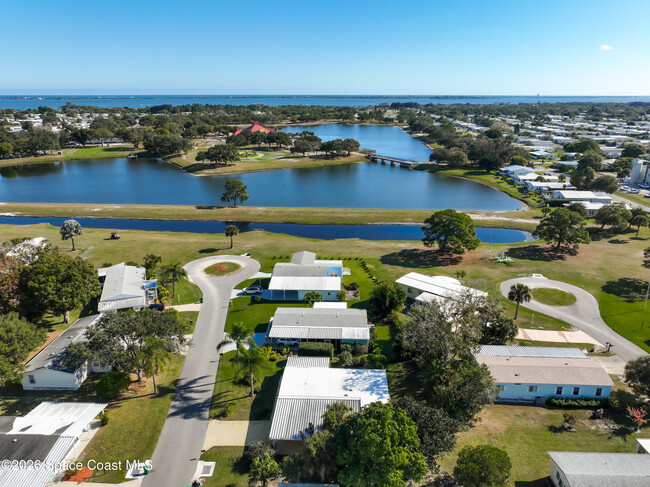 Building Photo - 909 Sequoia St