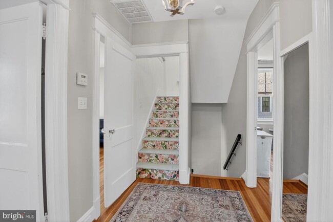 Building Photo - 3365 Runnymede Pl NW