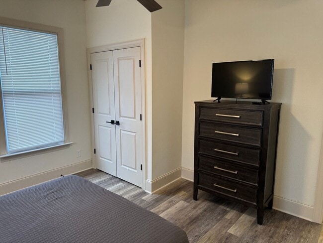 Building Photo - Fully Renovated Home just minutes from Downtown Rock Hill