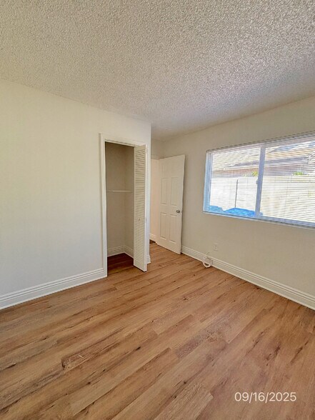 Building Photo - 873 S Beechwood Ave
