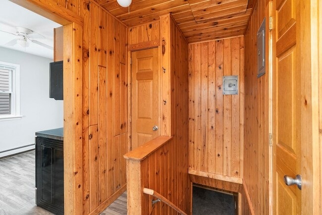 Building Photo - 5116 Ivanhoe St