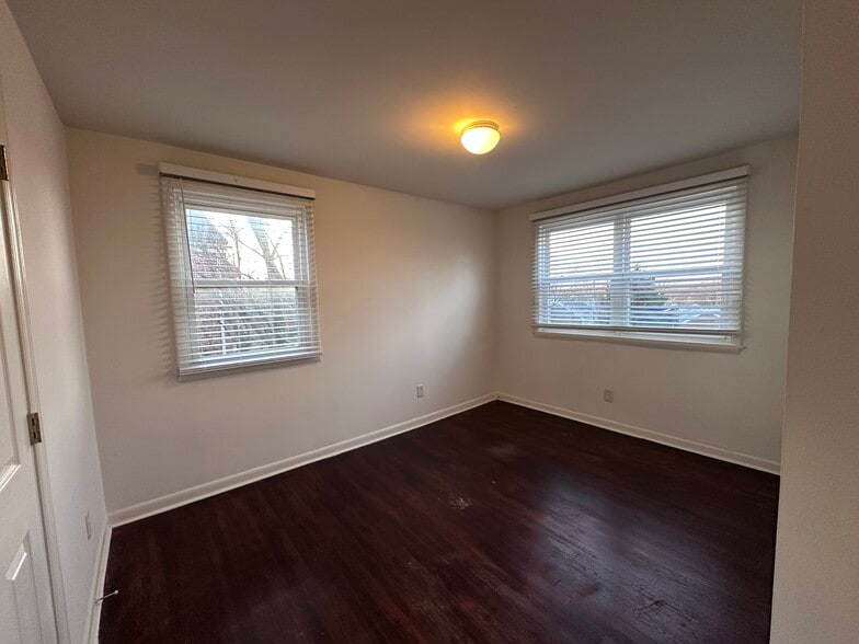 Building Photo - 5536 Channing Rd