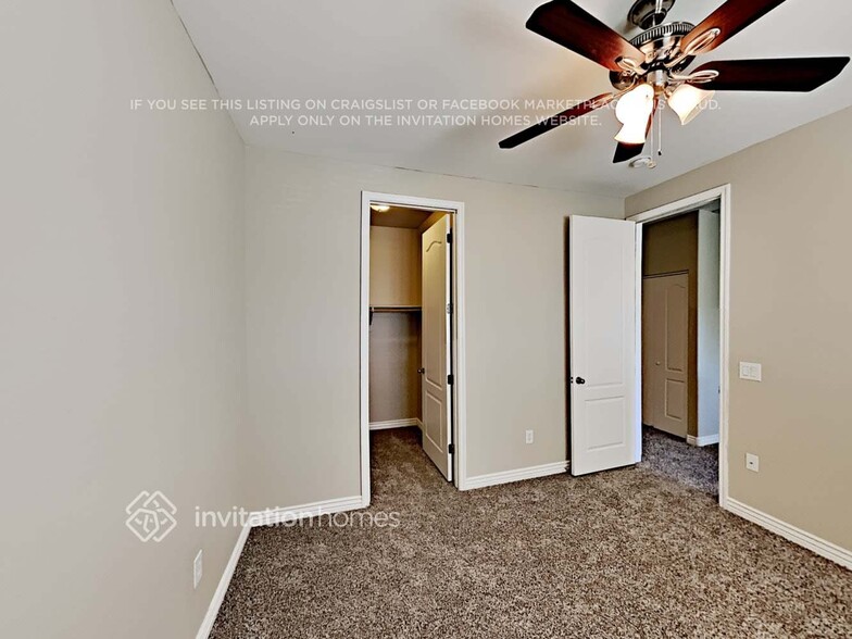 Building Photo - 9516 E Baywood Ave