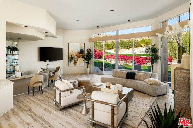 Building Photo - 136 Netas Dr