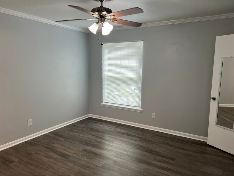 Building Photo - 6419 Baker Ct