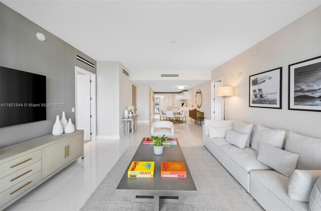 Building Photo - 10201 Collins Ave