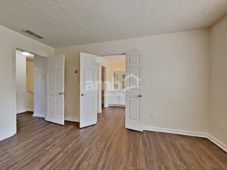 Building Photo - 2693 Waverly Hills Dr