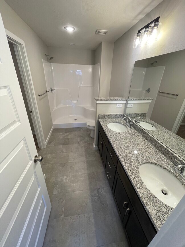 Building Photo - 712 Glenwood Ave