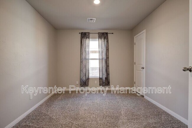 Building Photo - 1612 Maroon Dr