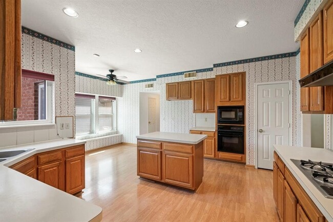 Building Photo - 12819 Orchard Hollow Way