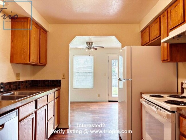 Building Photo - 2577 L St