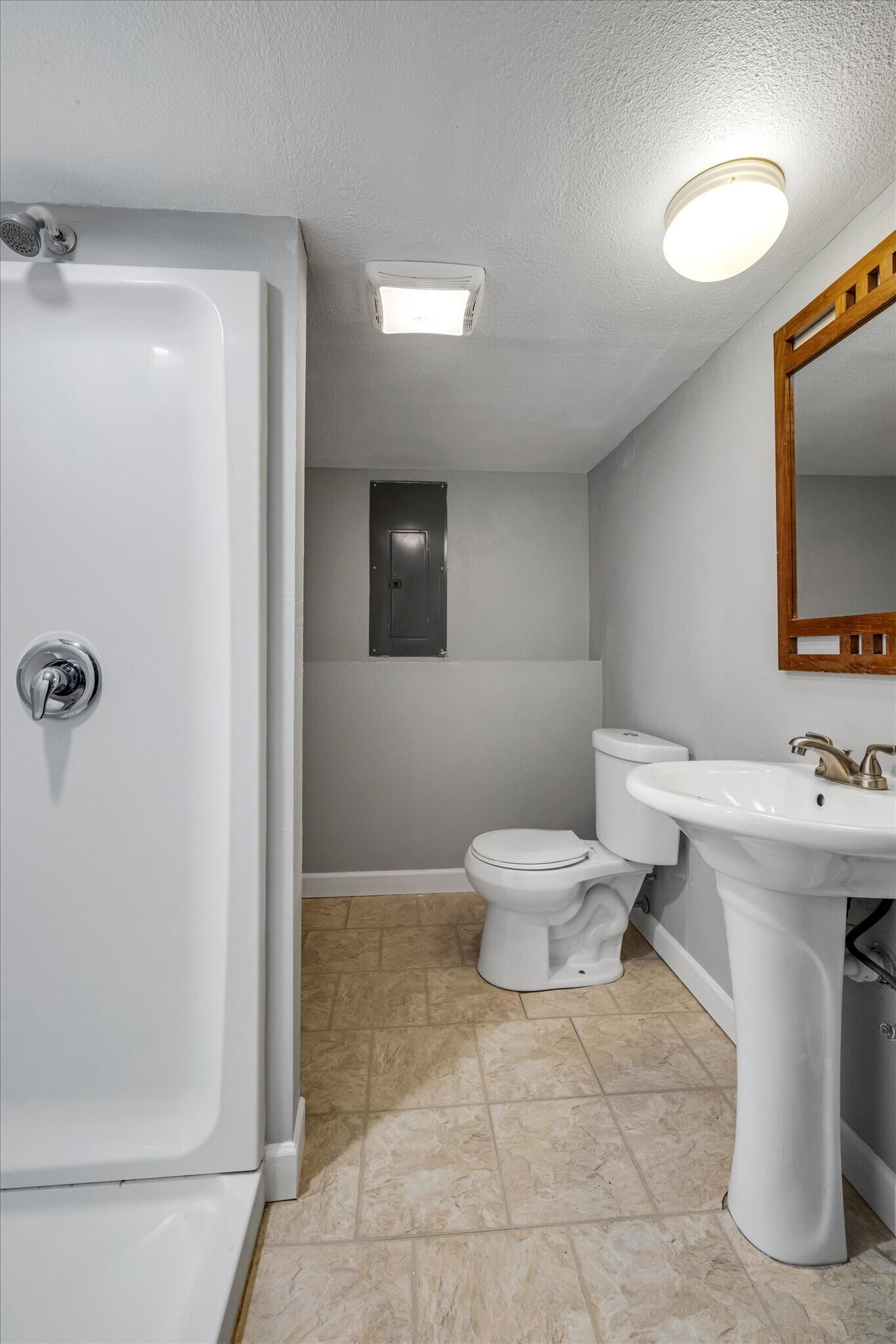 Building Photo - 11 Carriage Lane