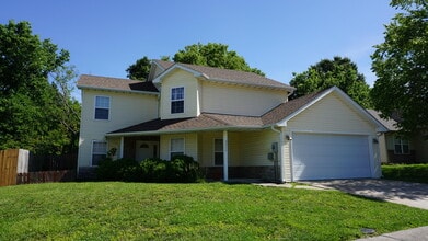 Building Photo - 2213 Silver Leaf Ct