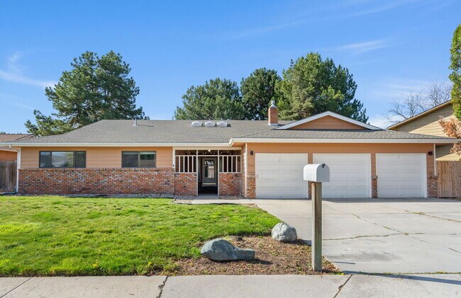 Primary Photo - 7065 W Amity Rd