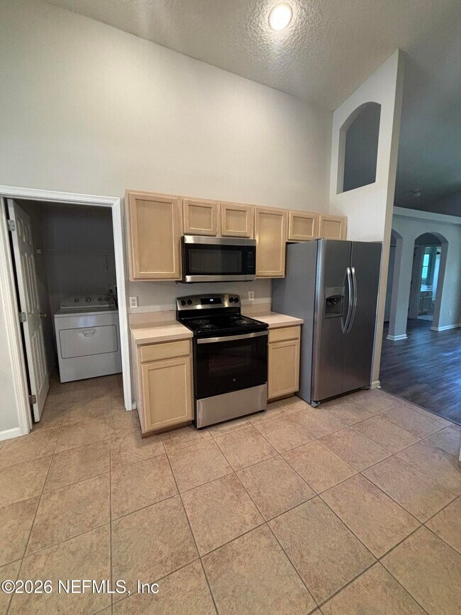 Building Photo - 13758 Sea Hawk St