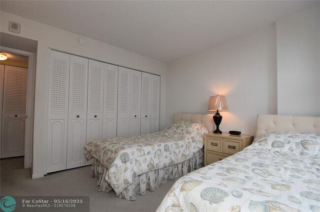 Building Photo - 525 N Ocean Blvd