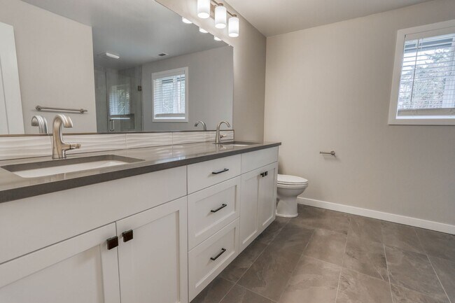 Building Photo - Spacious Camas Home Near Parks, Dining & Shopping