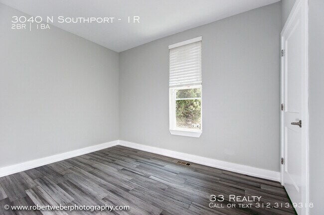 Building Photo - 3040 N Southport Ave
