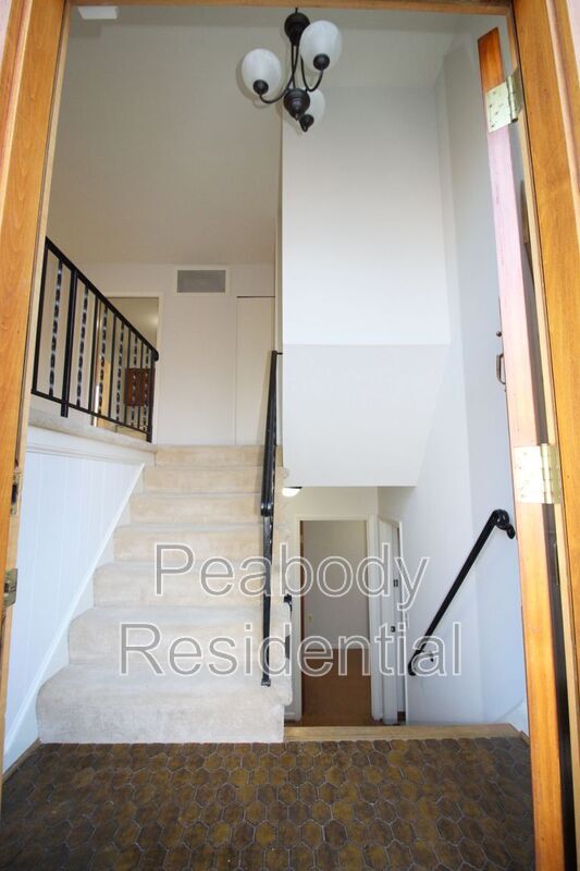 Building Photo - 316 Patrick St SW