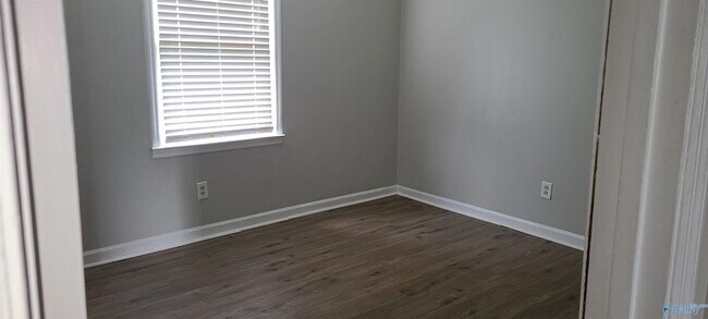 Building Photo - 6214 Robinhood Ln NW