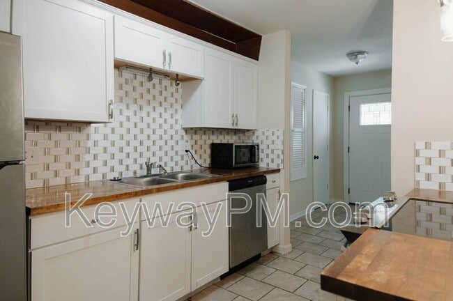 Building Photo - 2841 Pheasant Dr