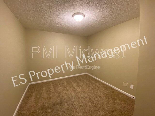 Building Photo - 5650 Loudon Dr