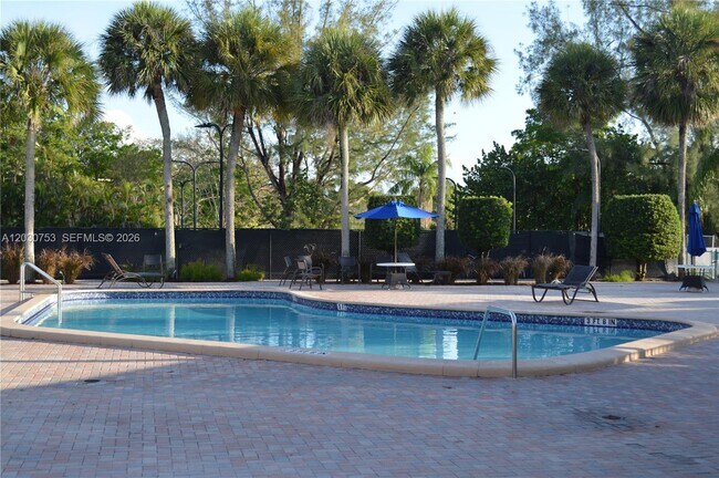 Building Photo - 3932 Estepona Ave