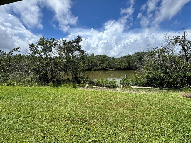 Building Photo - 50 Oak Tree Dr