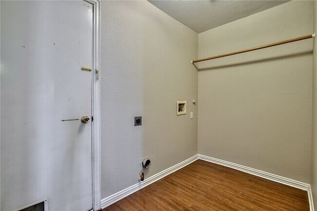 Building Photo - 4424 Maple Shade Ave