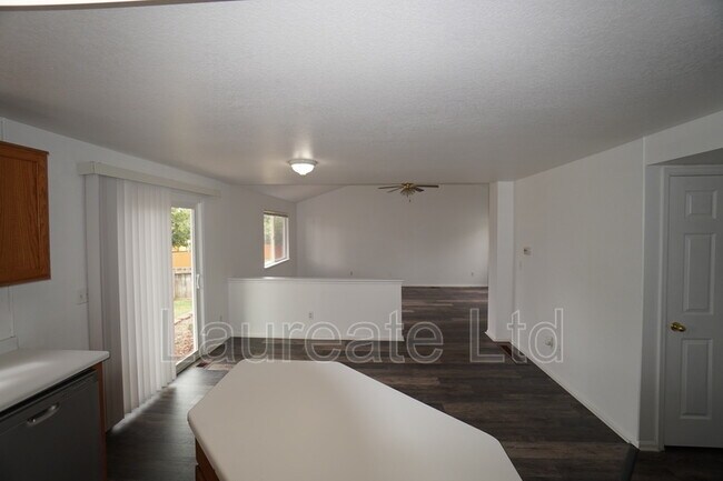 Building Photo - 2462 Kiowa Creek Dr