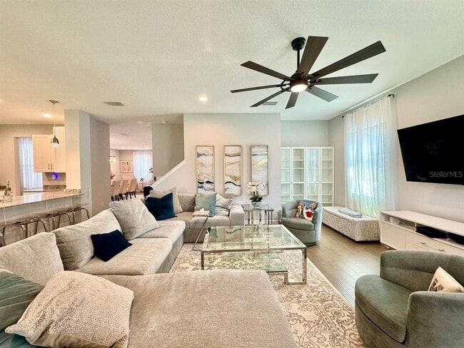 Building Photo - 816 W Adalee St