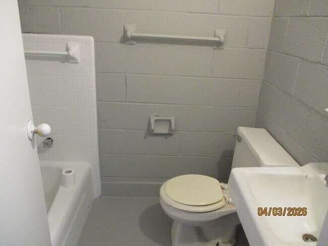 Building Photo - Affordable Ground-Level Living in Greenwood