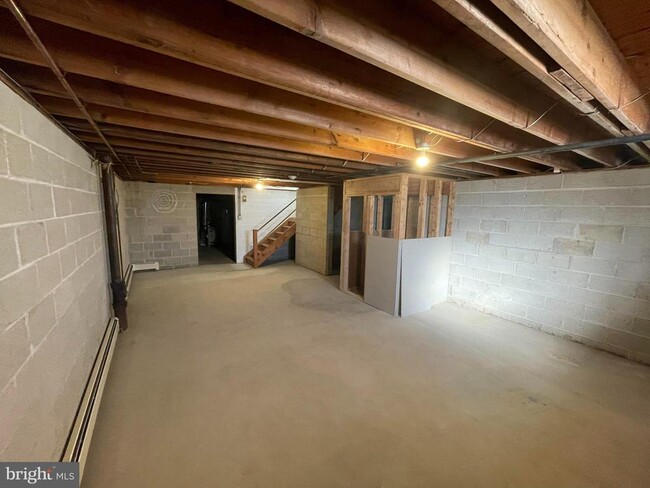 Building Photo - 1306 Hawthorne Ln