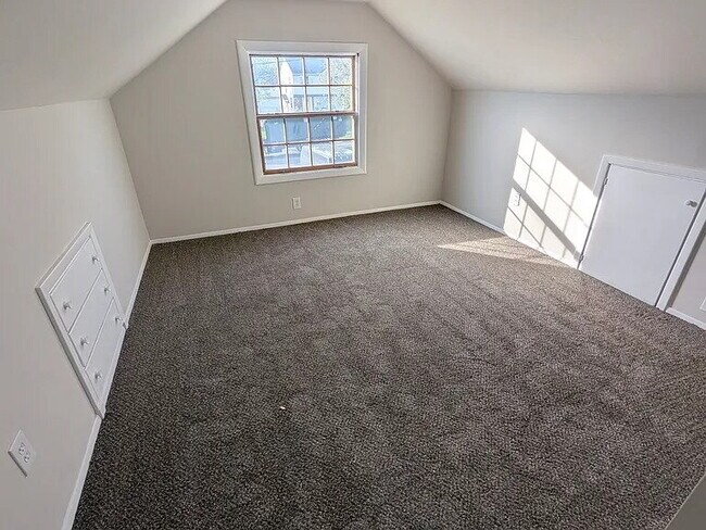 Building Photo - Spacious 4-Bedroom Home in Prime Parma Heights Location.