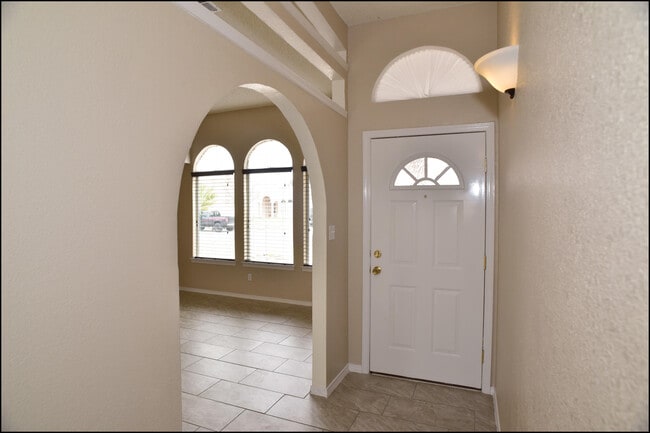 Building Photo - 14149 Warren Belin Dr